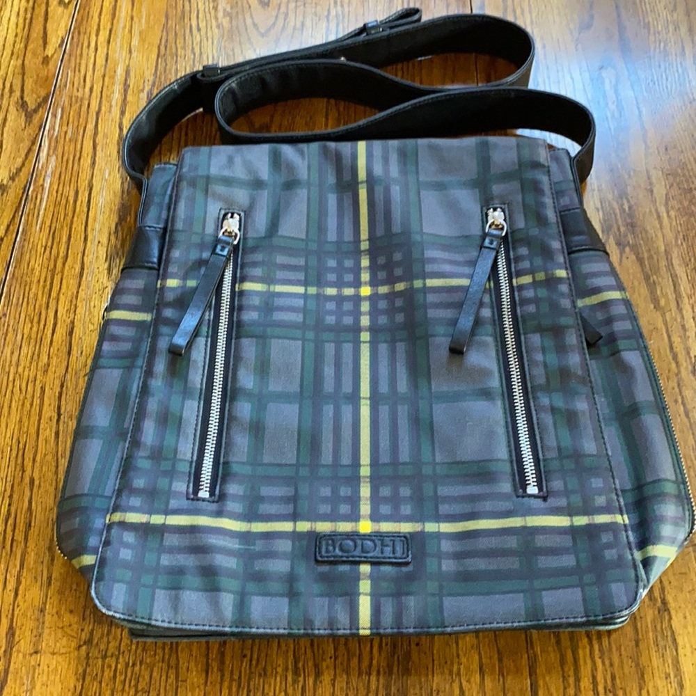 Bodhi messenger laptop bag